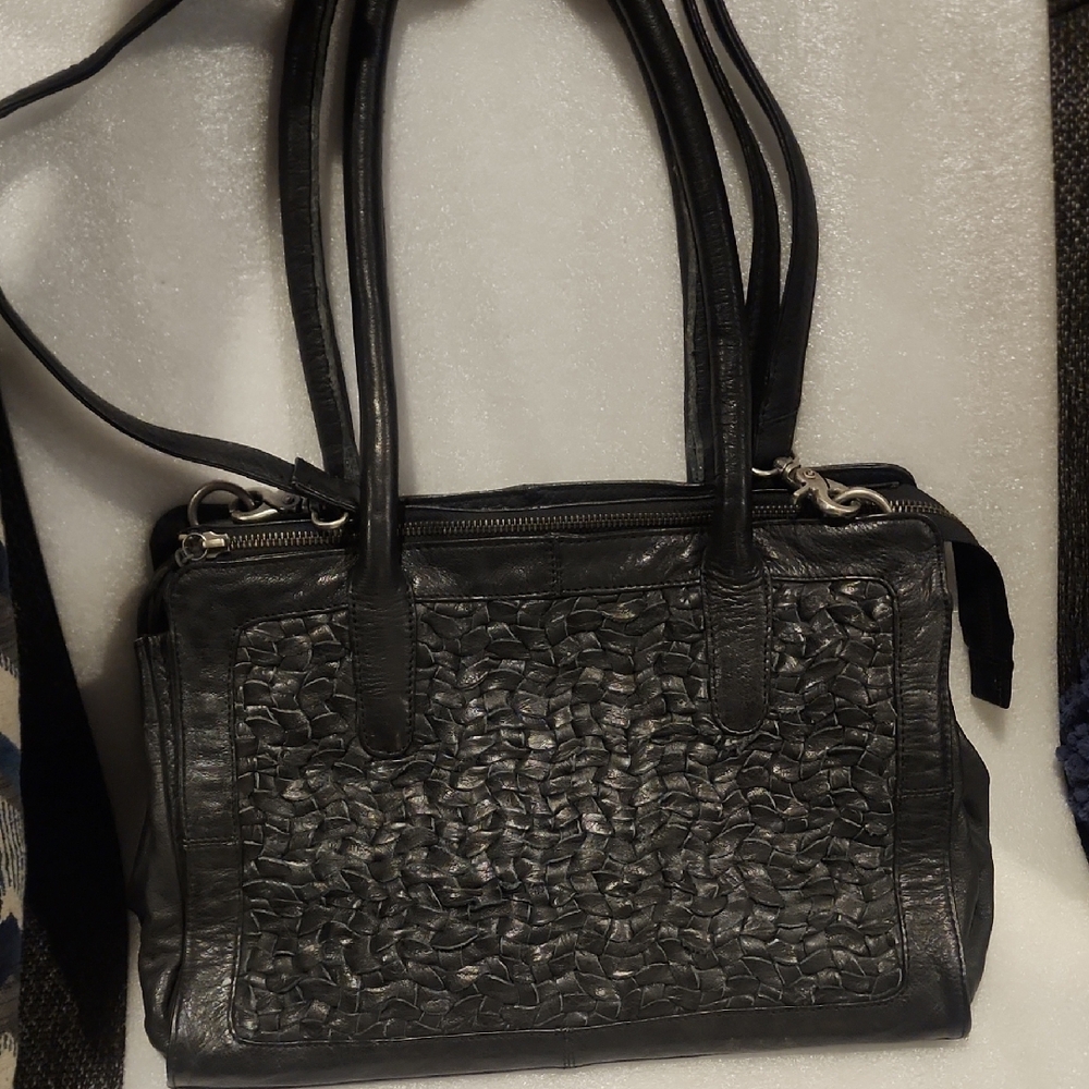 Chic Black Textured Shoulder Bag